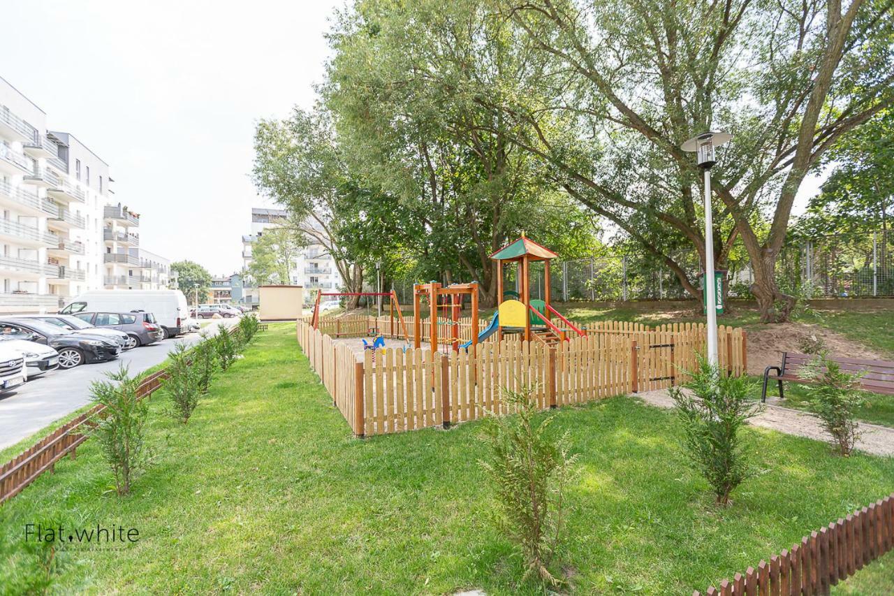 Flat White Obywatelska 47ab Apartment *